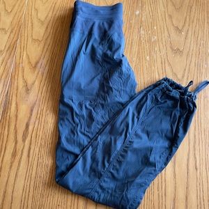 ‼️SOLD‼️Size 4 dark grey Lululemon studio pant